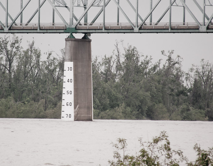 CLEARANCE: 73 FEET, Mississippi River, Ft Defiance IL, May 4, 2009