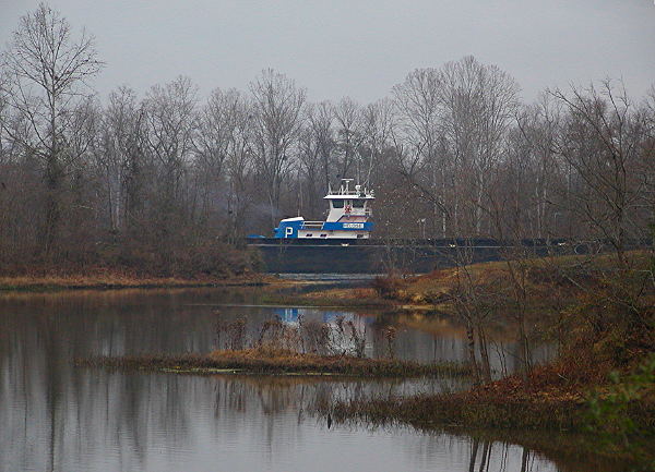 Towboat Heloise passing Foscue Creek Park, Demopolis AL, December 20, 2007.